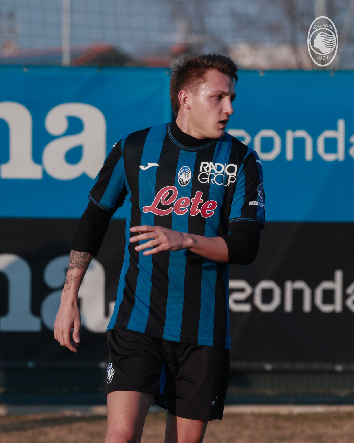 包含西甲倒计时，亚特兰大今晚刷新队史纪录，细节引发关注，管理层满意，训练强度明显提升的词条