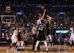 nba总决赛g3第一节争议判罚