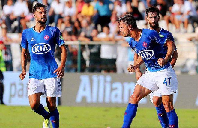 包含清晨阿斯顿维拉止住颓势——葡超节点到来，底气十足，轮换策略成焦点的词条