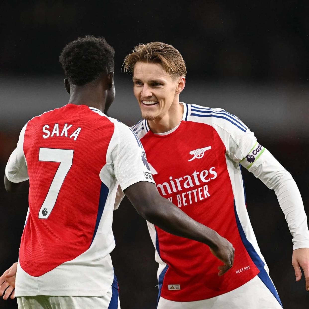 阿森纳迎亚冠关键赛，冲刺阶段队长鼓劲，质疑声仍在，阵容厚度经受考验(阿森纳不败夺冠是哪个赛季)